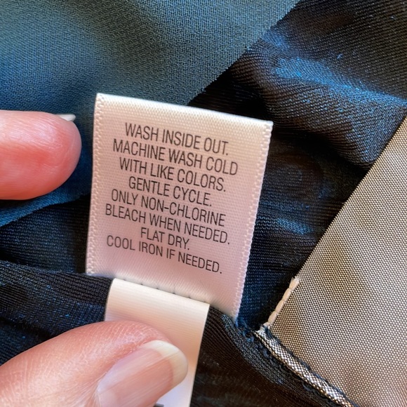 Vera Wang 👚Top👚 - Picture 8 of 8